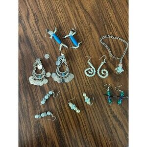 Lot of jewelry